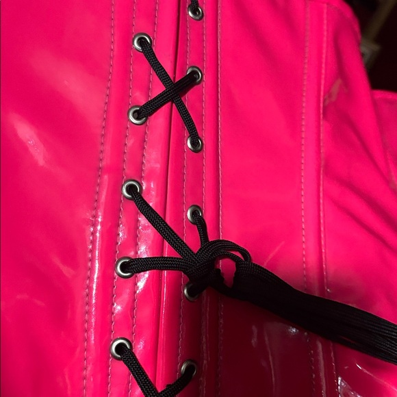 Top Drawer Daisy Corsets Pink Patent Leather Black Lace Zip Up Corset 5XL - Picture 4 of 6